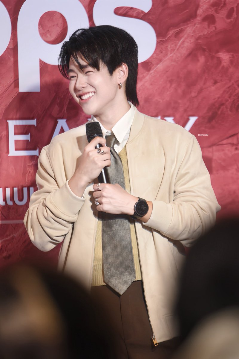 UtcharaM's tweet image. 250720 ต้าวยิ้มหวาน ☺️
KRIT TOPS OF BEAUTY
#PanteneXKrit
#TOPSofBeauty2025
#KRITngamtanakijja #krmjtc
