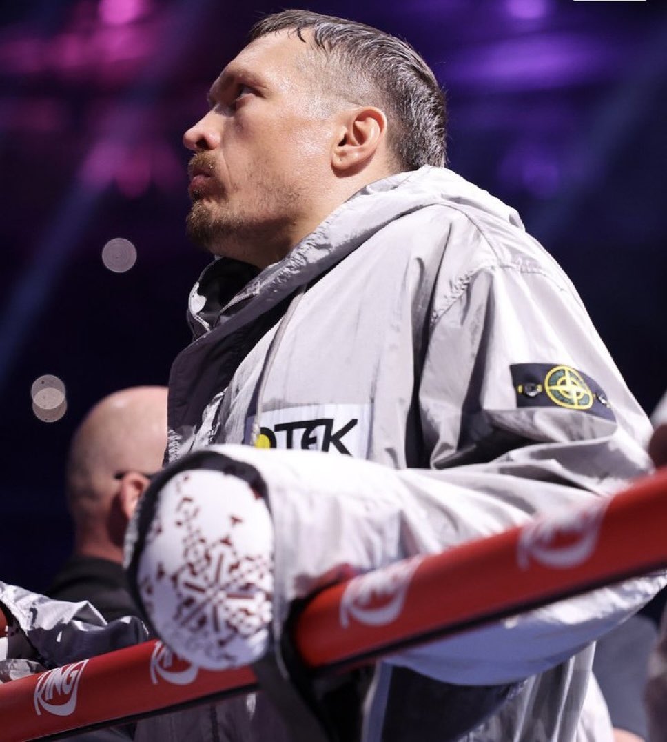FightDisciples's tweet image. Loves an away day this lad 👊🏼
#UsykDubois2 #GetTheBadgeIn