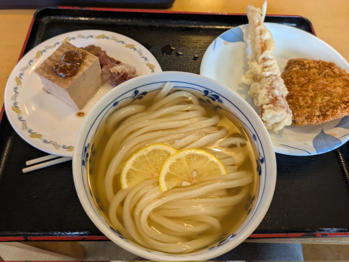 kenichih's tweet image. 地中海沿岸で食べる本格パスタは最高だな。