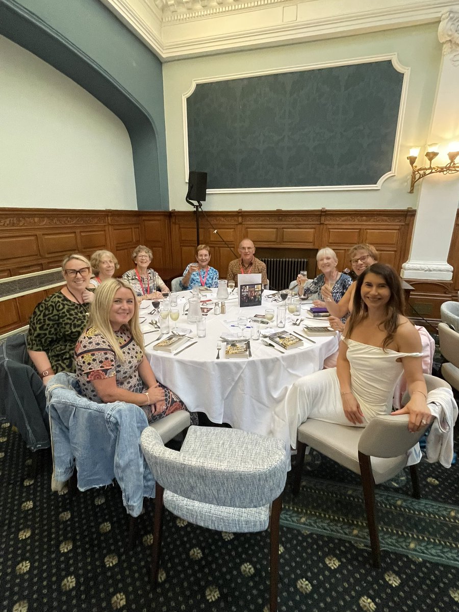 AAChaudhuri's tweet image. Great fun hosting an author dinner last night at #TheakstonsCrime! Wonderful to chat to some lovely #crimefiction fans and sign copies of my latest thriller #TheSchoolGates. We got the culprit but sadly not the why! 😅 📚✍️ @HarrogateFest @HeraBooks