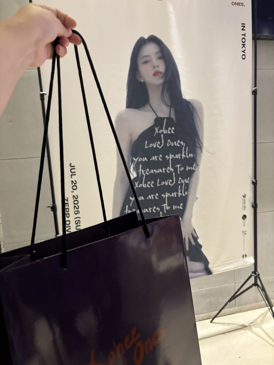 Elles_no_eiga's tweet image. #ハンソヒ さんがファンミーティングで
「サーフィンをしたことがある」と話していました🏄♀️✨
その様子はなんと…
#12月の君へ で見ることができます🎬
そして!イベント前にはハンソヒさんが自費で
ファンに素敵なプレゼントまで用意してくれていました😭🎁
ellesfilms.jp/heavysnow/