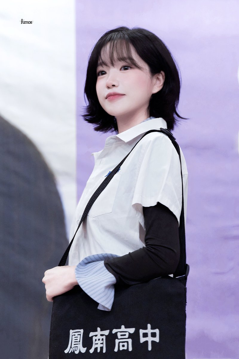 Lumos_yul's tweet photo. 20250720

👋🏻

#조유리 #JOYURI #チョユリ https://t.co/i2yiF5gL4D