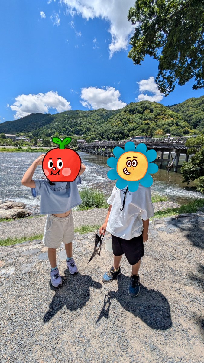 eitamanochichi's tweet photo. 子供たちの要望で近場でお泊り。
滋賀→京都で1泊2日の旅行♪
暑い中での旅行ですが暑さに負けず、楽しんでくれ良かった♪

会社の福利厚生「家族旅行手当」のおかげで、急な計画にも関わらず気軽に旅行に行けるのがありがたいです✨️

#SDG家族旅行手当 
#SDG https://t.co/pRwslYqO01