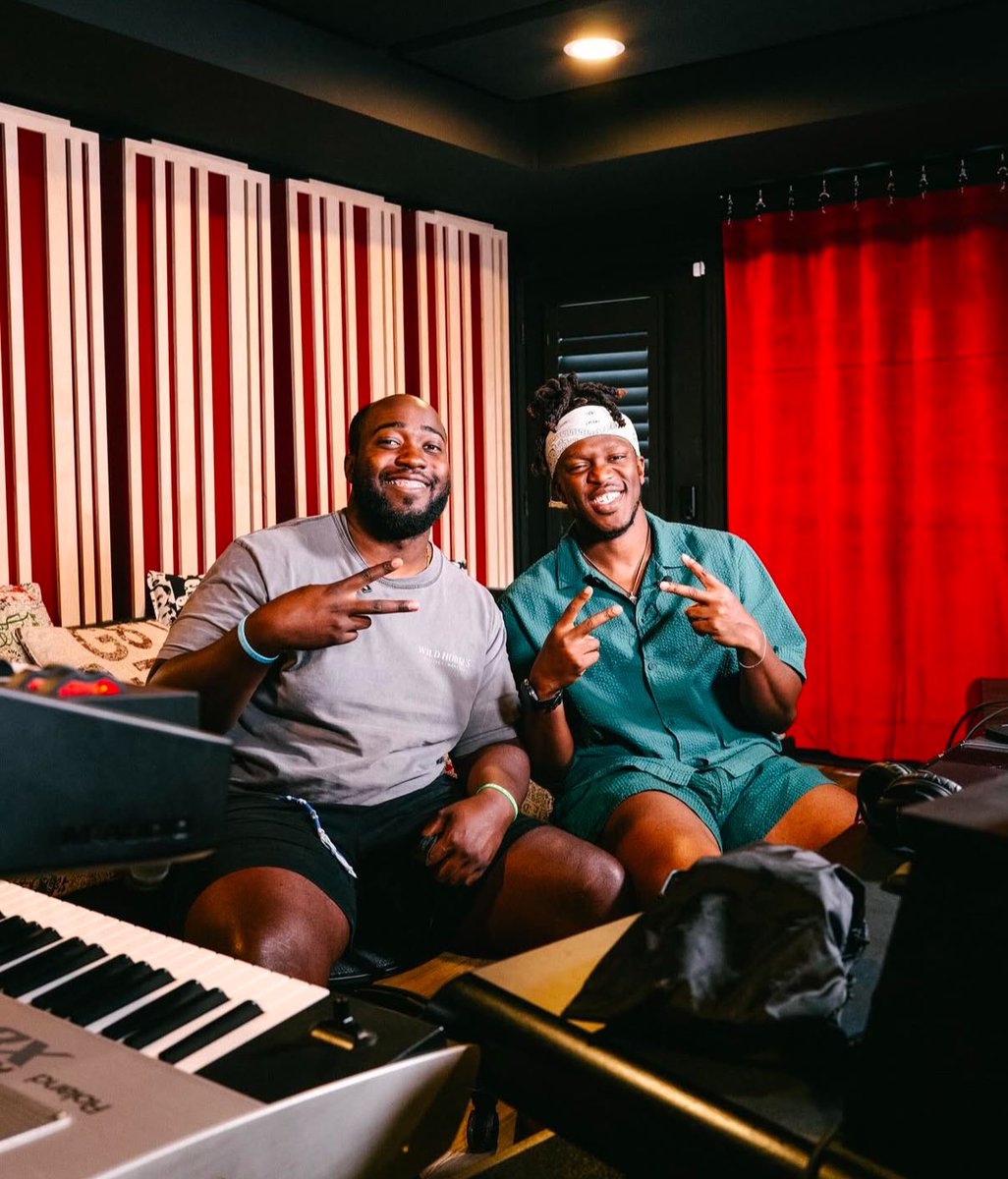ksinews_'s tweet image. 📸 KSI with Jidion via instagram
They filmed a video together few days ago where JJ got arrested 👀