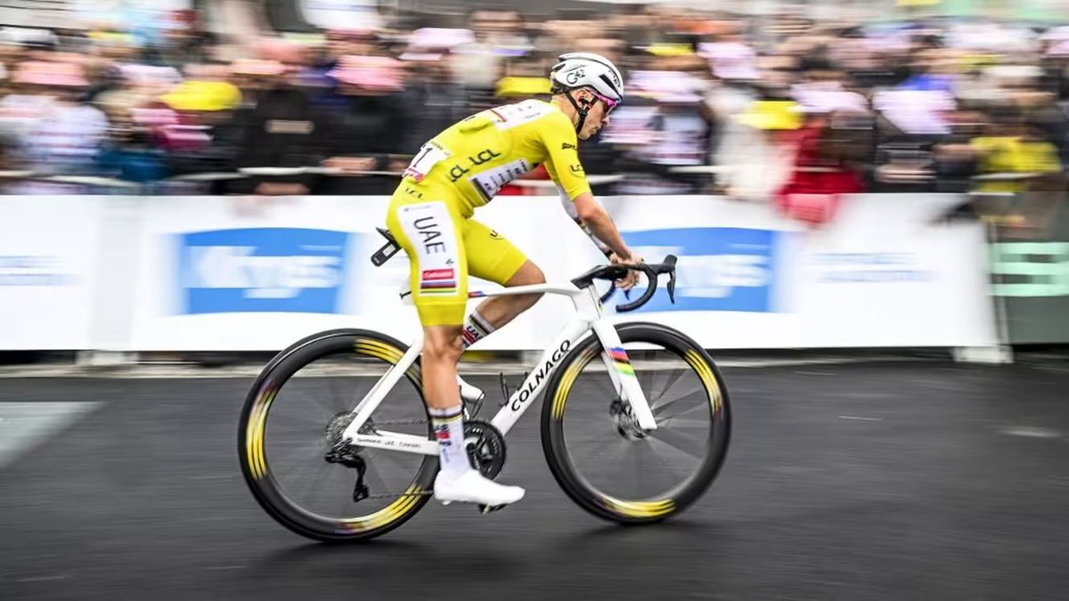 France TV Pro (@francetvpro) on Twitter photo 📈 #Audiences #TDF2025
🚴♂️ Une 14e étape de folie et des audiences toujours au rdv !
🔴 5,1M de tvsp & 48,3% de PdA sur #F2
🔝 Pic à 7,3M tvsp
🔵 3.1 de tvsp & 28% de PdA sur #F3
🔝 Pic à 4,8M
🎙️ #VeloClub : 2,4M tvsp & 27,2% PdA
▶️ <a href="/LeTour/">Tour de France™</a> sur france.tv 📈 #Audiences #TDF2025
🚴♂️ Une 14e étape de folie et des audiences toujours au rdv !
🔴 5,1M de tvsp & 48,3% de PdA sur #F2
🔝 Pic à 7,3M tvsp
🔵 3.1 de tvsp & 28% de PdA sur #F3
🔝 Pic à 4,8M
🎙️ #VeloClub : 2,4M tvsp & 27,2% PdA
▶️ <a href="/LeTour/">Tour de France™</a> sur france.tv