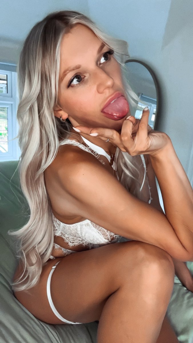 itsonlyjessB's tweet photo. Blondes have more fun 🤩 https://t.co/oEr6lUzveU