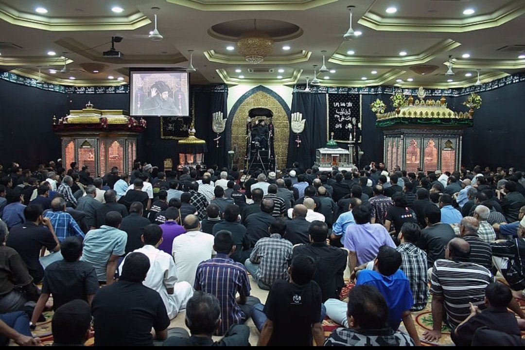 mahdi_awann's tweet image. Farsh e Aza Wo Maqam Hai Jaha'n Par Rizq e Hussain (as) Tumhari Naslo'n Tak Bnta Jata Hai 🫠💗