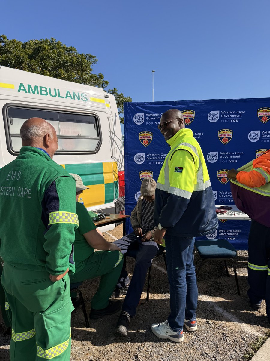 IsaacSileku's tweet image. ๐ Mandela Day in Action at Somerset West!
We handed over freight gift packs at the Somerset West Weighbridge to support truck drivers who keep our economy moving. Small acts, big impact, driving change one pack at a time. ๐๐
#MandelaDay2025 #FreightSupport #MobilityForAll