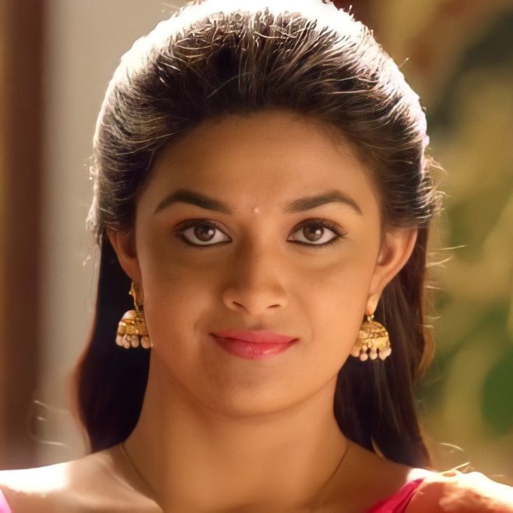 _siva_keerthy's tweet image. Which Keerthy look melts your heart? 💖🥰
A) Remo – Magical Smile 😊
B) Rajini Murugan – Traditional Beauty ❤️
C) Sarkar – Elegant &amp;amp; Bold 🌟
D) Nenu Local – Cute Attitude 😍
🗳️ Vote &amp;amp; comment your fav scene!
@KeerthyOfficial #KeerthySuresh  #FanPoll #SundayVibes