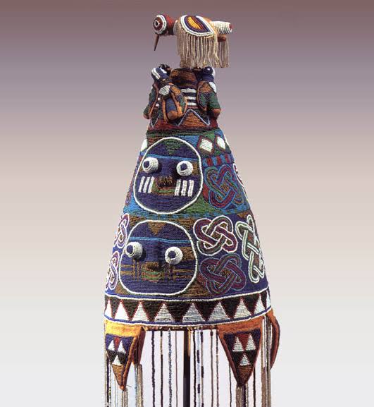 Dear Yoruba Kings,

If you were installed with the Qur’an, then by all means, stick to your Islamic doctrines - in life and in death.

If it was the Bible that sealed your coronation, of course, go ahead and live by the principles of Christ in truth and in spirit.

But if you