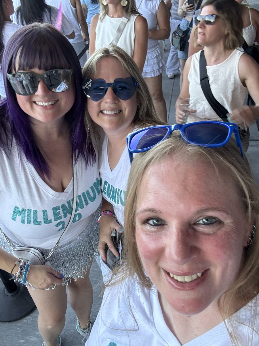 ngcarter_23's tweet photo. Day 2 @backstreetboys @SphereVegas https://t.co/U3ZHqFT66P