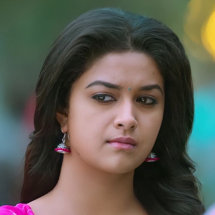 _siva_keerthy's tweet image. Which Keerthy look melts your heart? 💖🥰
A) Remo – Magical Smile 😊
B) Rajini Murugan – Traditional Beauty ❤️
C) Sarkar – Elegant &amp;amp; Bold 🌟
D) Nenu Local – Cute Attitude 😍
🗳️ Vote &amp;amp; comment your fav scene!
@KeerthyOfficial #KeerthySuresh  #FanPoll #SundayVibes