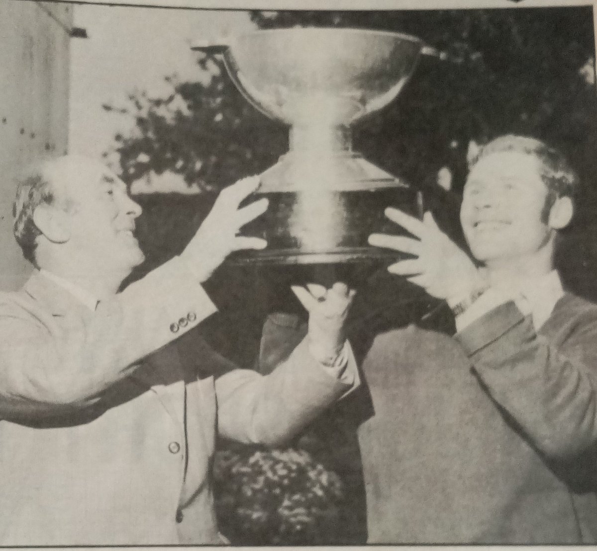jimnotleo's tweet image. 50 years ago today, one of the truly great Sligo sports stories, as Sligo win Connacht Senior Football Championship, beating Mayo 2.10 to 0.15 in replay at McHale Park. It was county's first Connacht title in 47 years, and it's only been done once since. Legends.@sligogaa