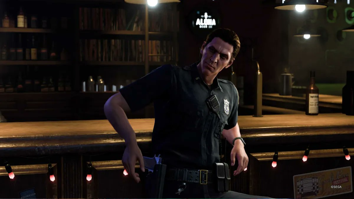 DailyLADChr's tweet image. In the Infinite Wealth demo, Roman is the police officer to arrest Ichiban, but in the full game it is a different character!
