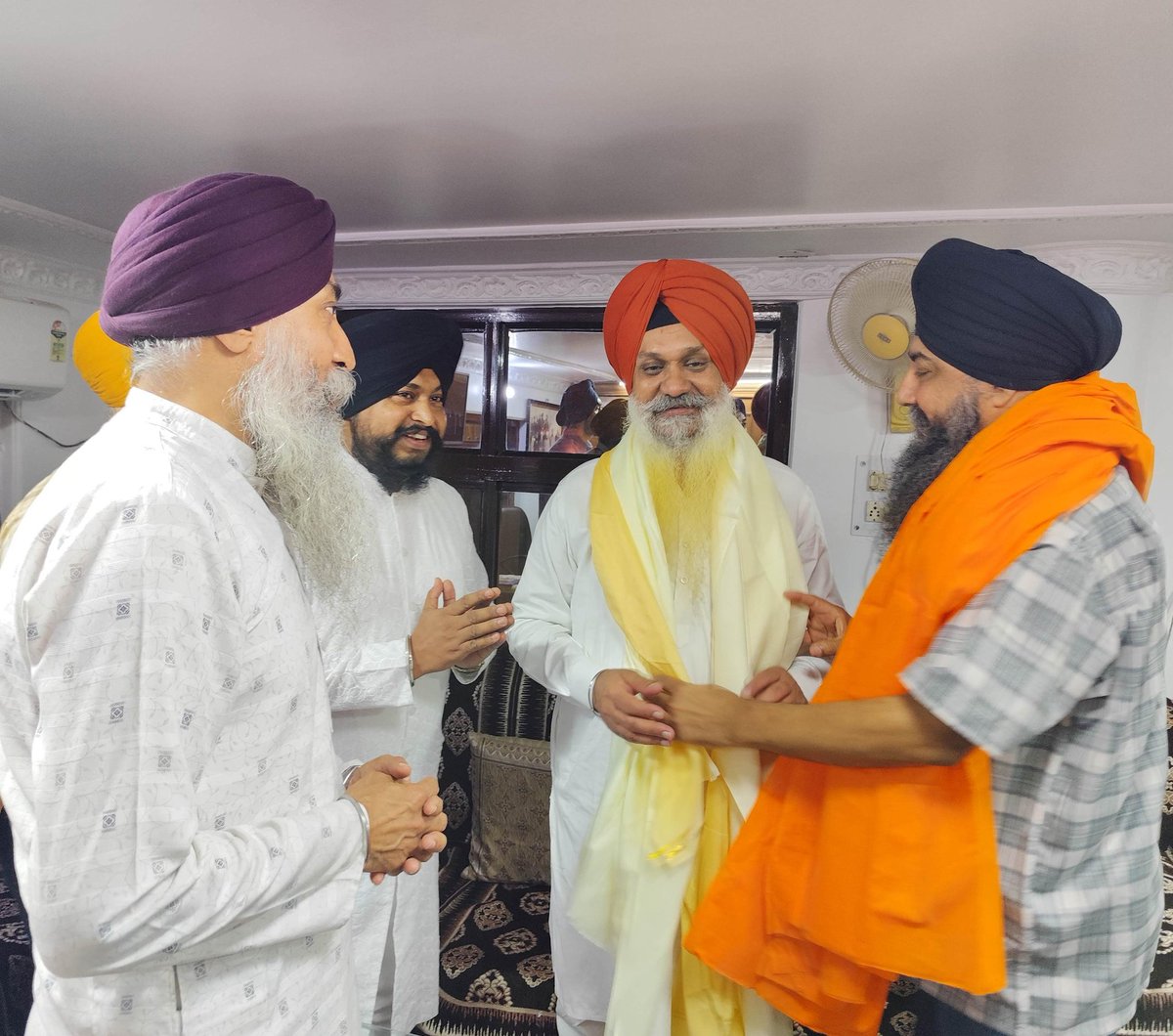 jagdipskahlon's tweet image. It is a privilege to welcome and honour Sardar Avtar Singh Teri Ji, esteemed Sikh leader & President of Gurdwara Sahib, Malaysia, during his visit to Delhi.
His exceptional leadership and selfless sewa during the challenging times of the COVID-19 pandemic played a vital role in…