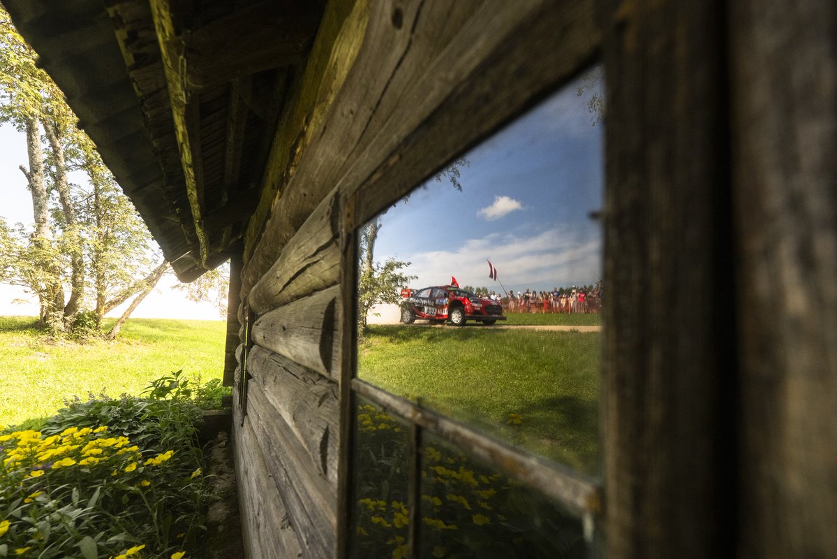 MSesks's tweet image. SS19 | @RallyEstonia 🇪🇪
Tricky one- dry,dusty in places and wet in other ones. Nice to have the same pace throughout the stage. But we had some moments, like hit into the bank at 23km with the rear left, also places where I attack like crazy and were I brake like an amateur.