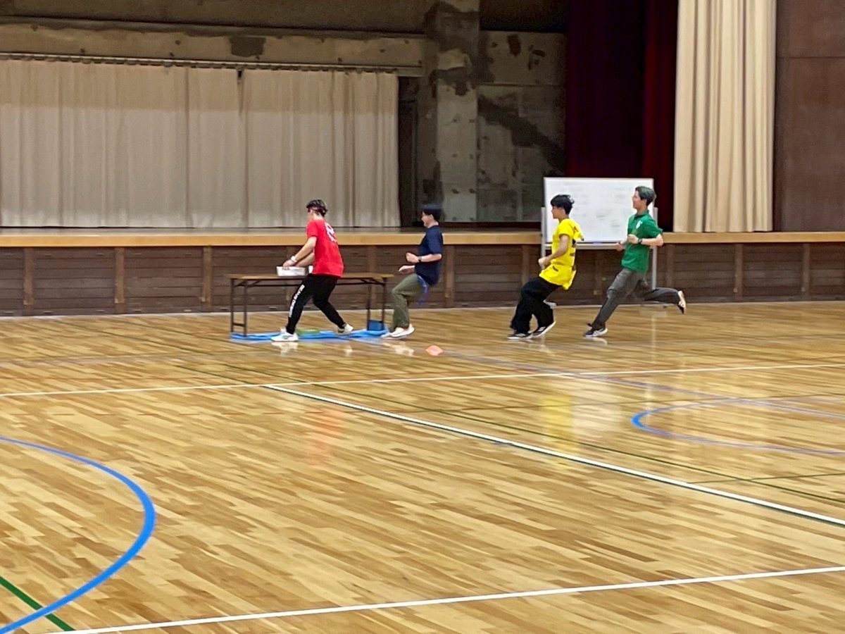 volusuta19's tweet photo. 【活動紹介】
🏃‍♀🏃‍♂ボラスタ運動会💨💨 

ボラスタは普段の活動とは別に、学年を超えた交流を主な目的とした運動会を開催しています！ 

チームメイトと協力し、戦いました🔥 

ボラスタのことが少しでも気になる！って思ったらぜひぜひDMしてね！ 

#摂南大学
#摂南大学ボランティア・スタッフズ https://t.co/R6udNjk6Nv