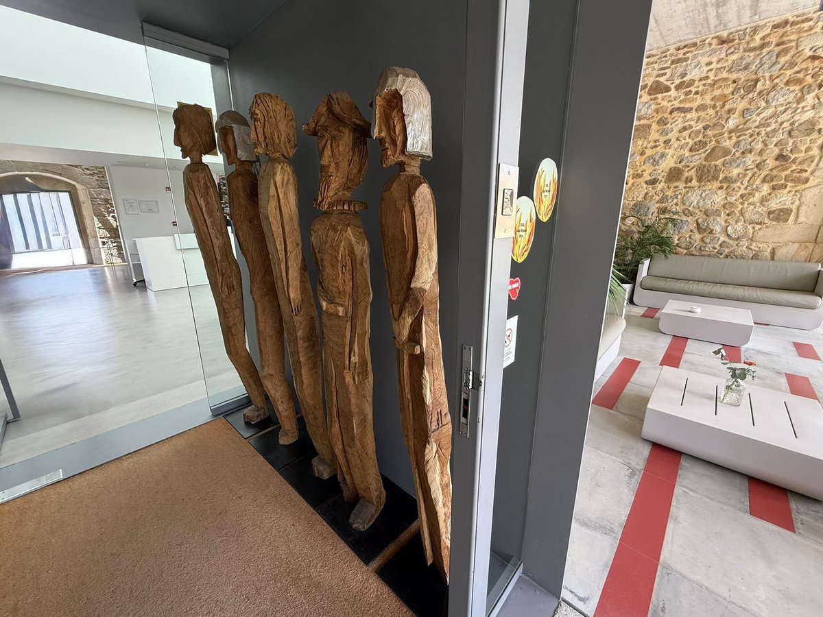 Y hubo que comer 🍽️

🌿 En plena naturaleza cántabra, entre prados y marismas, Pico Velasco es mucho más que un restaurante: es el proyecto personal de Nacho Solana, chef con estrella Michelin y 2 Soles Repsol en su casa madre de Ampuero. En esta casona del siglo XVII,