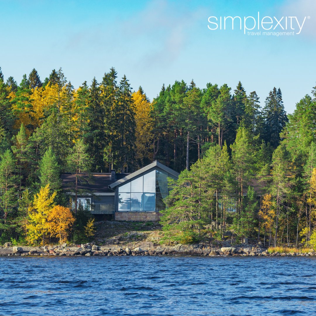 SimplexityTM's tweet image. Where water meets forest and long daylight lingers, Finnish Lakeland offers a rare kind of stillness. Drift across mirrored lakes, unwind in a sauna, and embrace Nordic summer at its most serene. 🌲💧
#finnishlakeland #nordicluxury
