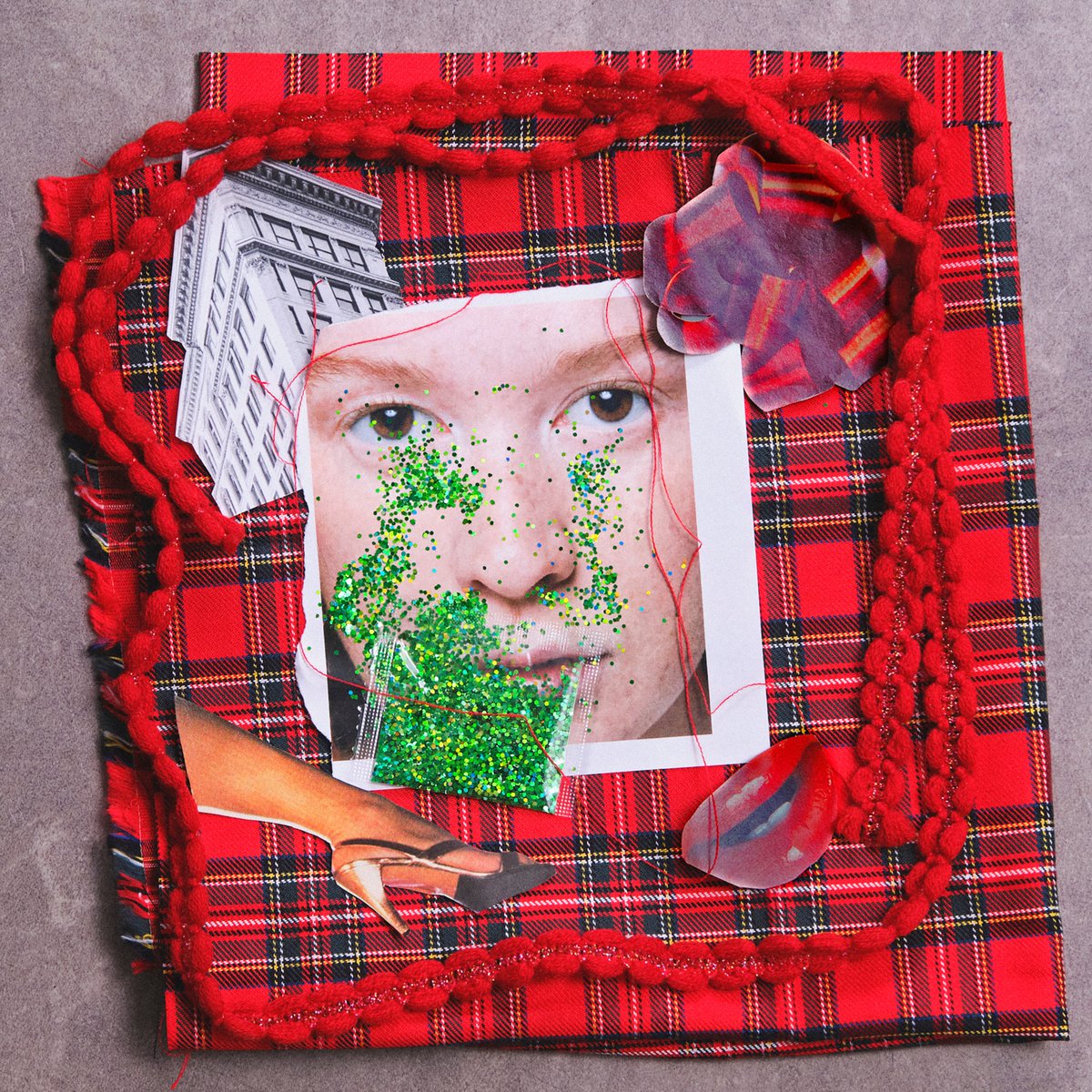 "New Release…💋"

┈┈┈┈┈┈┈┈┈┈

ブランデー戦記 
7th Single 「赤いワインに涙が・・・」

🍷2025.08.01 Digital Release🍷

┈┈┈┈┈┈┈┈┈┈

配信リリースに伴い、ジャケ写を公開💂
リリースをお楽しみに🫶

#赤いワインに涙が #ブランデー戦記 #brandysenki