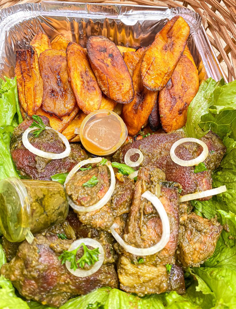 ambe_chanceline's tweet image. This week at Sabi Foods
Tuesday: Grilled Pork & tape tape/baton (2 slices of pork) 2500 XAF
Thursday: Sea food Okra & white Garri (Gambas, shrimp, Fresh fish & snails) 2500 XAF