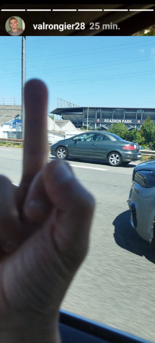 GazonBreton's tweet photo. Valentin Rongier est bien arrivé à Rennes. Déjeuner prévu au Flunch de Cleunay. https://t.co/agk3A1qwD2
