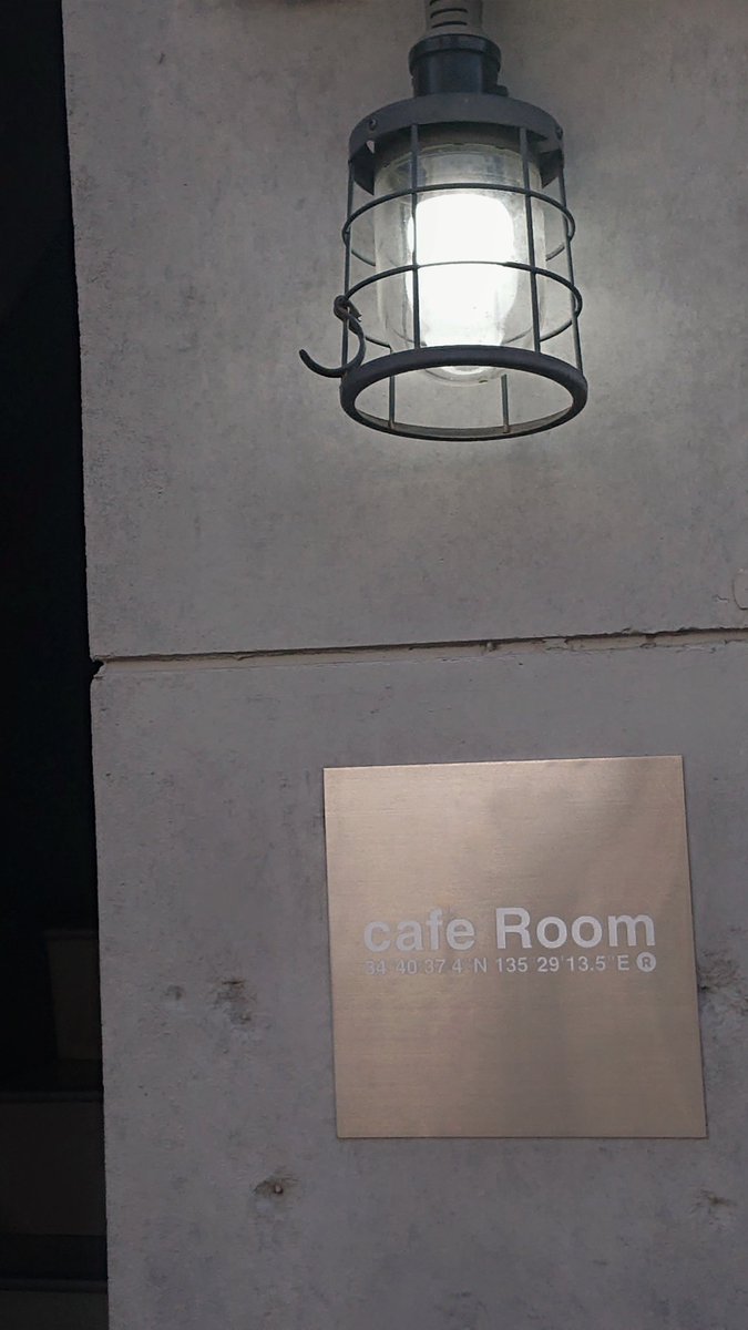atsushi103's tweet photo. TODAY'S LIVE🎶  2025  #87  7/20 
#クボケンジ  #CafeRoom+ #MONOLAB
クボケンジ ソロライブ「モノラボ」

大阪初めての駅、町、ライブハウス、そして初めての「モノラボ」
入場＆🍺完了、間もなく🎶開演😉 https://t.co/7ijMQdElgS