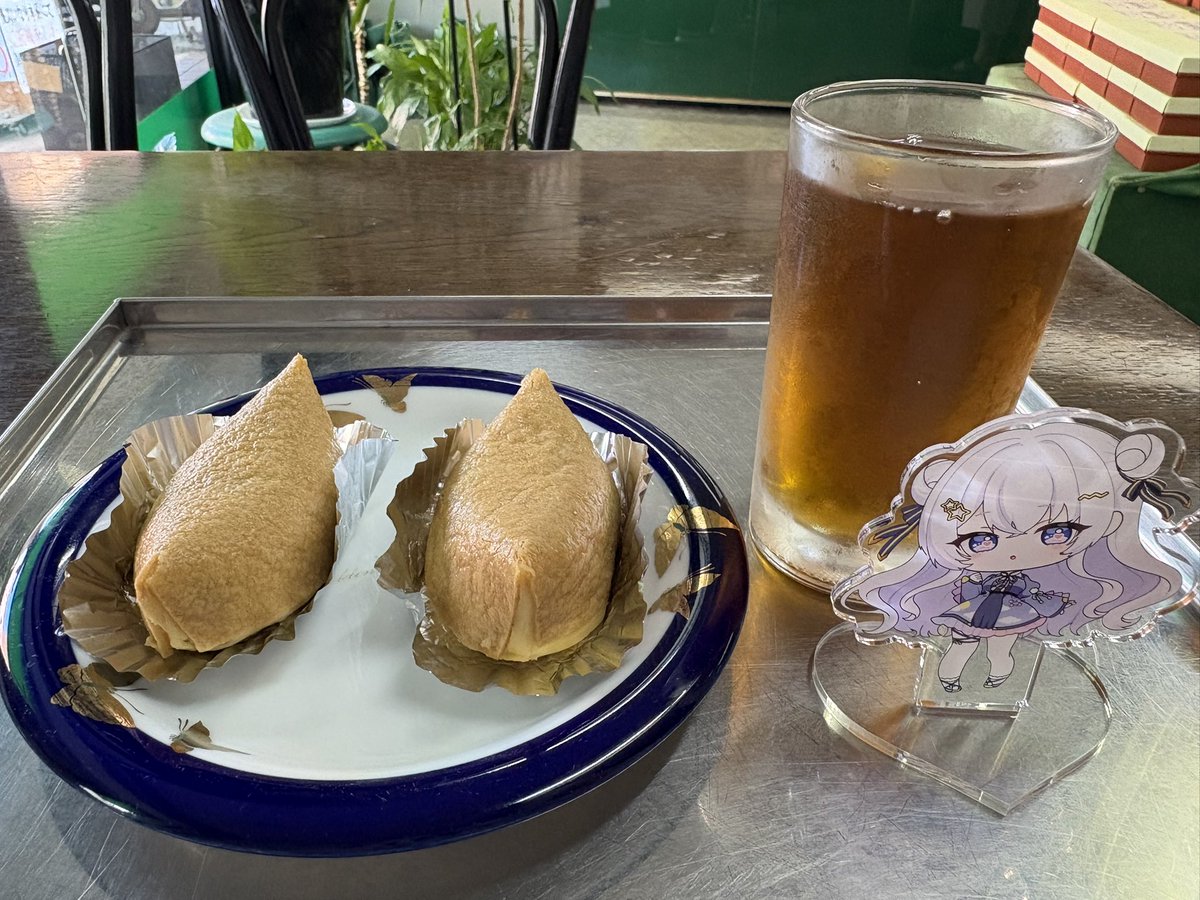 Uni_Tanitsuna's tweet image. 商店街で食べたいなり寿司（の様なシュークリーム）も美味しゅうございました。
3️⃣4️⃣愛知県／豊川稲荷
#望乃月