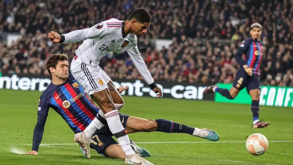 Players that have played for both Manchester United and Barcelona:

• Mark Hughes
• Laurent Blanc
• Jordi Cruyff
• Henrikh Larsson
• Gerard Pique
• Victor Valdes 
• Zlatan Ibrahimovic
• Alexis Sanchez
• Memphis Depay
• Marcus Rashford ⏳