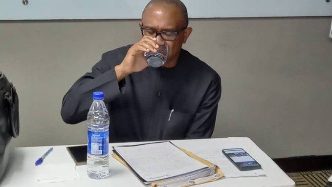 AIIMNONI's tweet image. BREAKING NEWS:
Peter obi just drank water by himself, what a humble man.