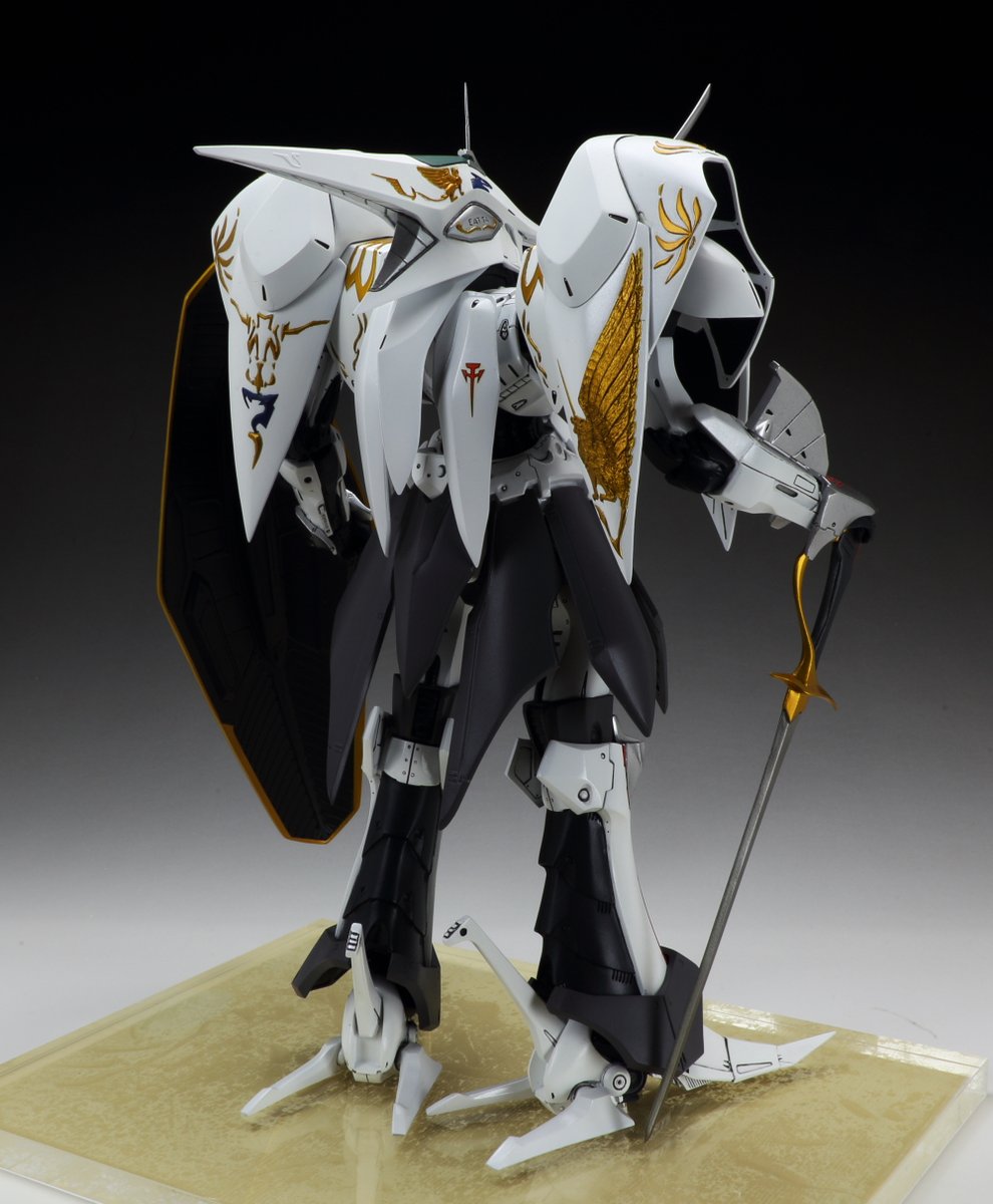 seastar200921's tweet image. WSC 1/100 レッドミラージュ バビロンズ 完成しました!
ソードホーンと肩の獣のレリーフが特徴的な機体です。生嶋氏による造形のレリーフの細密、精巧さとシンメトリー(左右対称)が素晴らしいです。
ブログもやってます! ameblo.jp/authorize-wf/ #FSS #ファイブスター物語 #モーターヘッド #MH