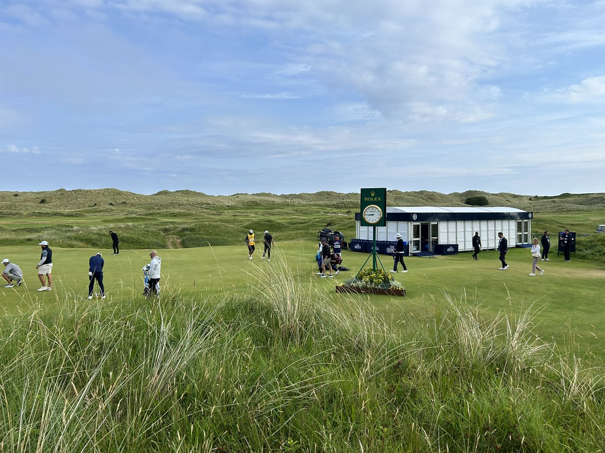 66Loiner's tweet photo. Great day at Portrush for the Open and the sun is out. Is Rory up for a big charge today 🤞 https://t.co/fYBKVg5yUf
