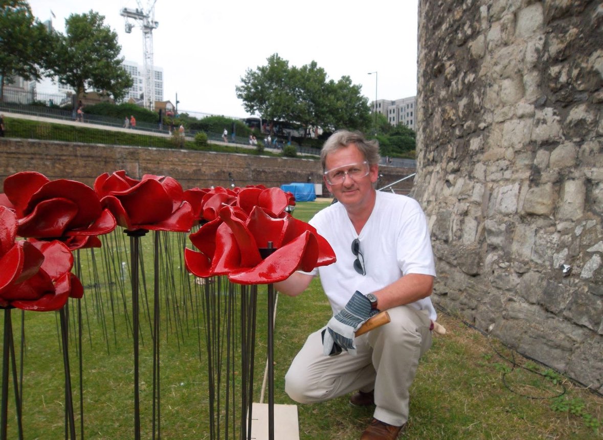 1940Andy's tweet image. Not keen on these ‘memory’ things that repeatedly crop up. How can this have been 11 years ago?! 🤷♂️ Planting ceramic poppies in the moat at The Tower of London was quite something, though.