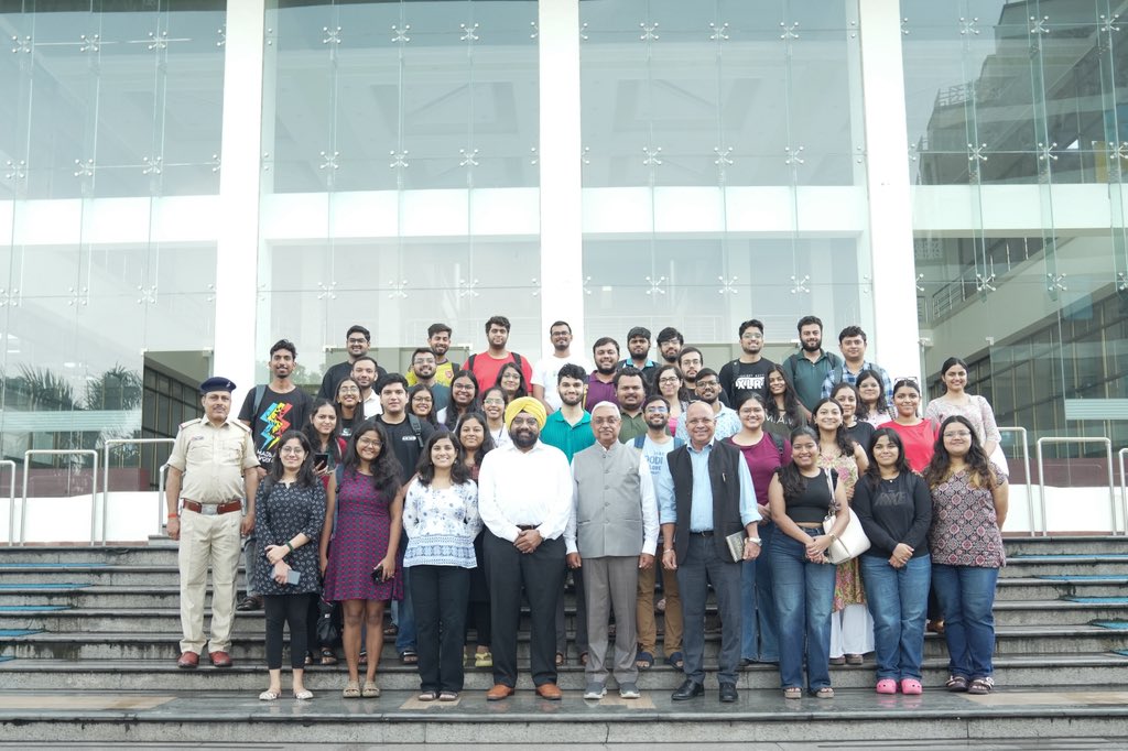XLRI Jamshedpur hosted Shri Rajiv Ranjan, Advocate General, Jharkhand, for a session with MBA-HRM students on the State's role in industrial disputes. He emphasized trust, loyalty, and sensitive legal enforcement for industrial harmony. #IndustrialDisputes