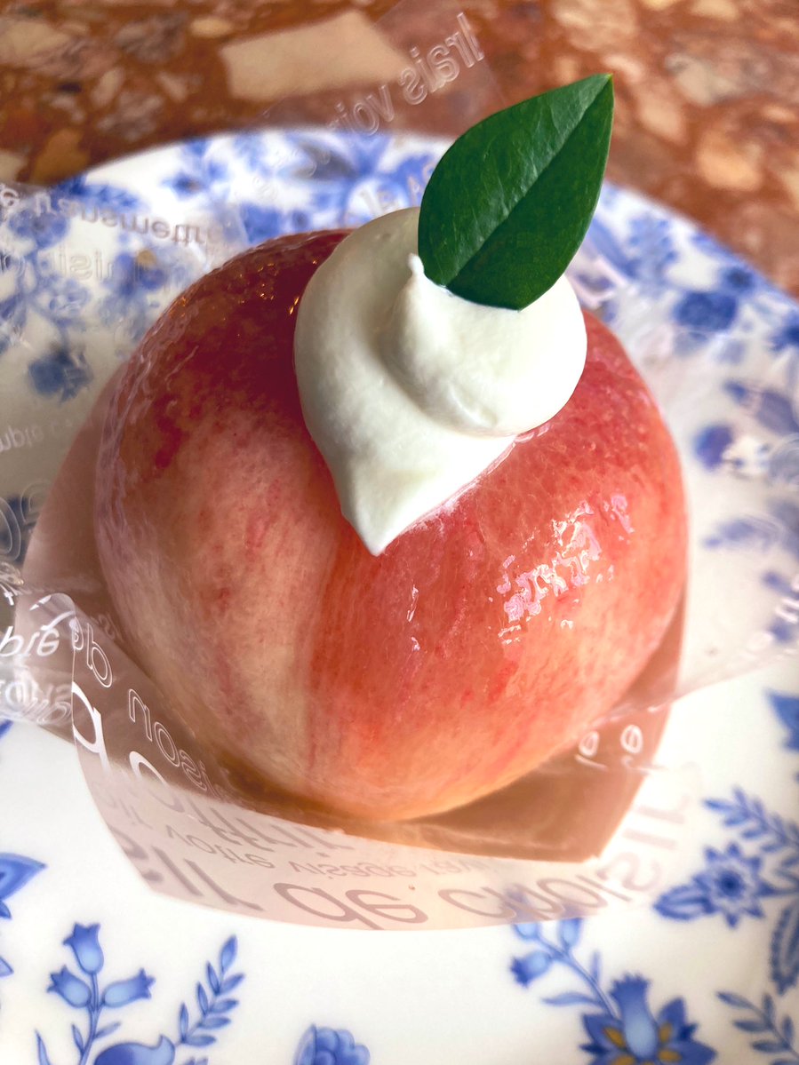 hitsuji0617's tweet image. こう見えてケーキです