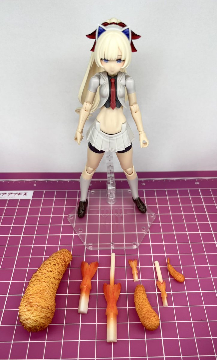 kin29t's tweet image. いのう商店さんに「エビフライ」納品しました!
2cm、4cm、8cmサイズのセットです
4、8cmサイズは3mm棒付きと通常尻尾の差し替え可能です!
えび天ぷらカラーも若干数あります
いろんな遊び方してくださいね!
#いのう商店