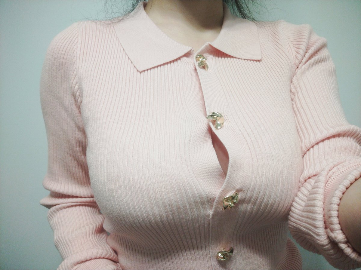 不多缝个扣子的话没法穿出门了～