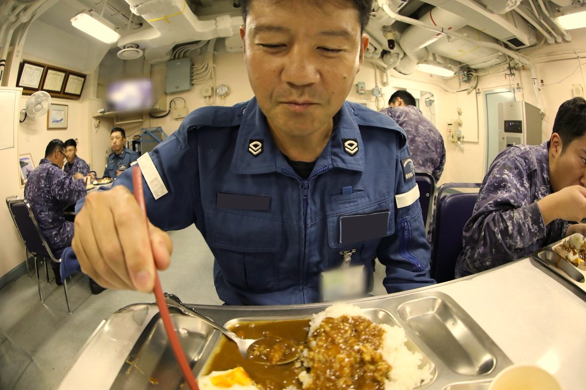 JMSDF_A_MF_HQ's tweet image. 食べる前から #満面の笑み☺️になってしまう「#ぶんご」の絶品カレー🍛
給養員が丹精込めて作っています。