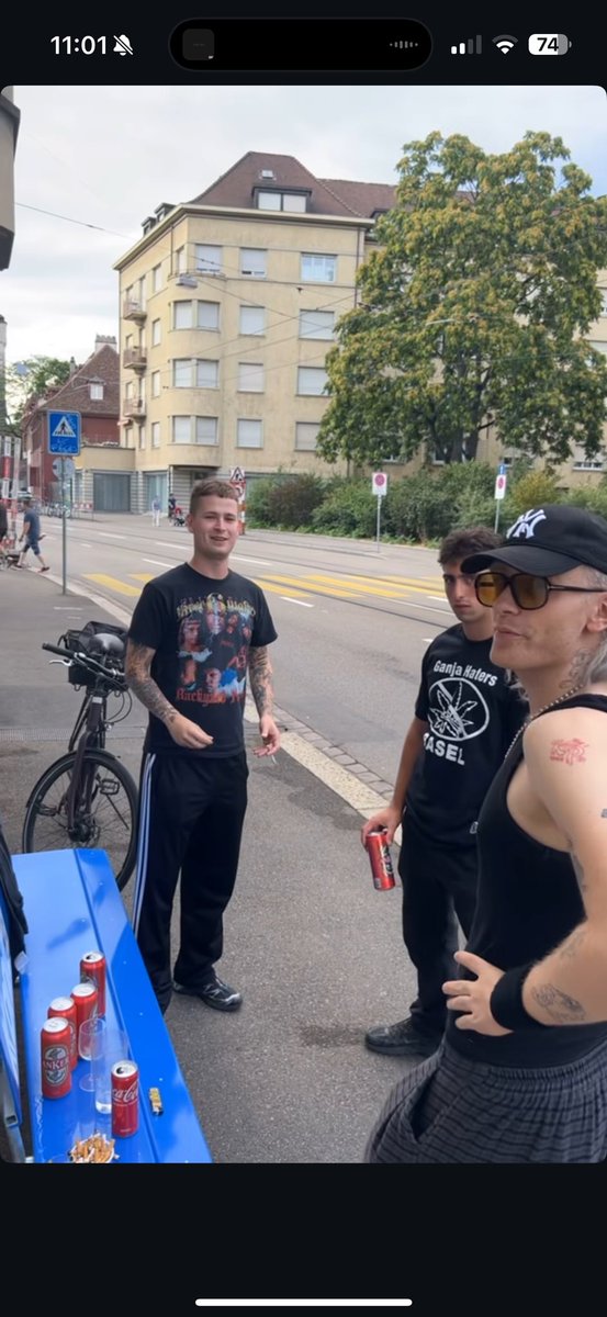 jolienokee's tweet image. If he had no tattoos i wouldnt even reconize him