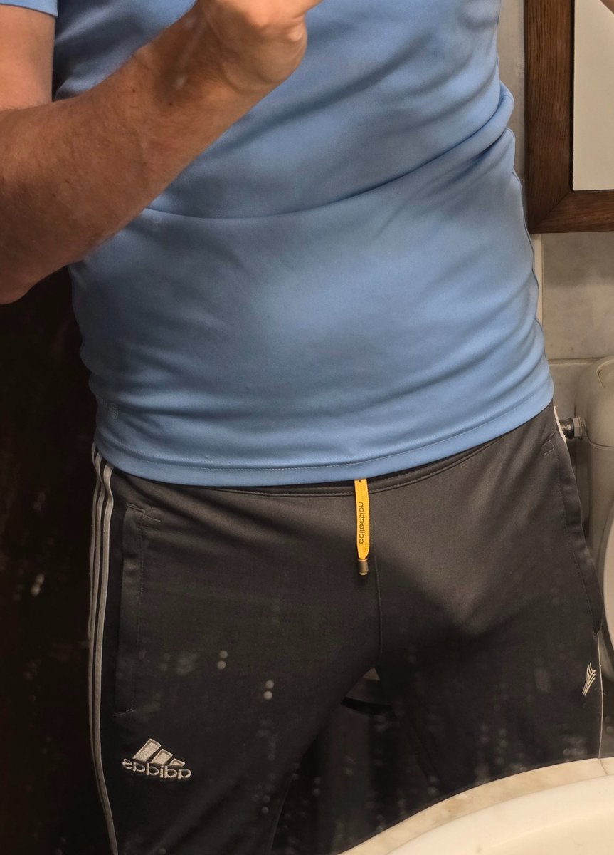 vtrackies's tweet photo. Qui vient l'attraper 🤪🍆 https://t.co/S2ZqCAoKY8