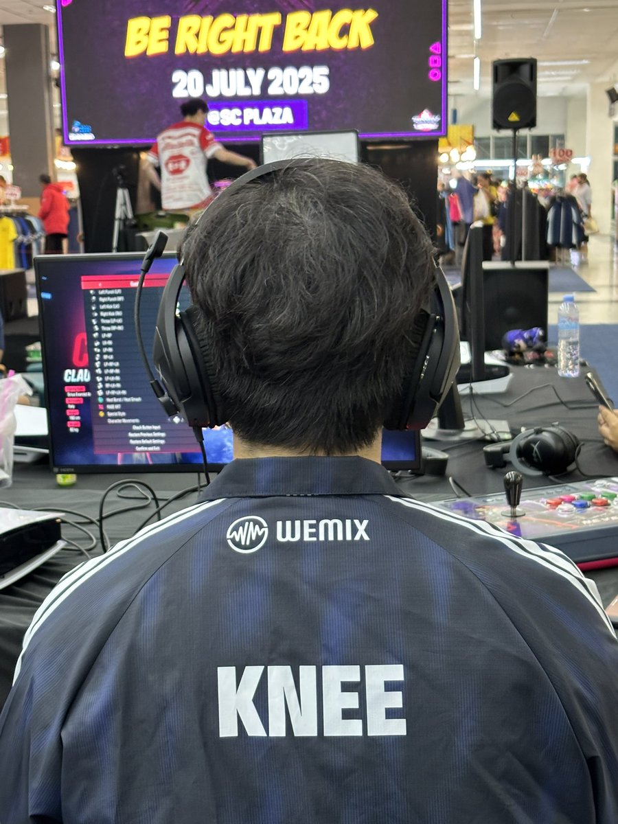 tk_friki's tweet image. Secret Character appeared for Fighting Frenzy Dojo.