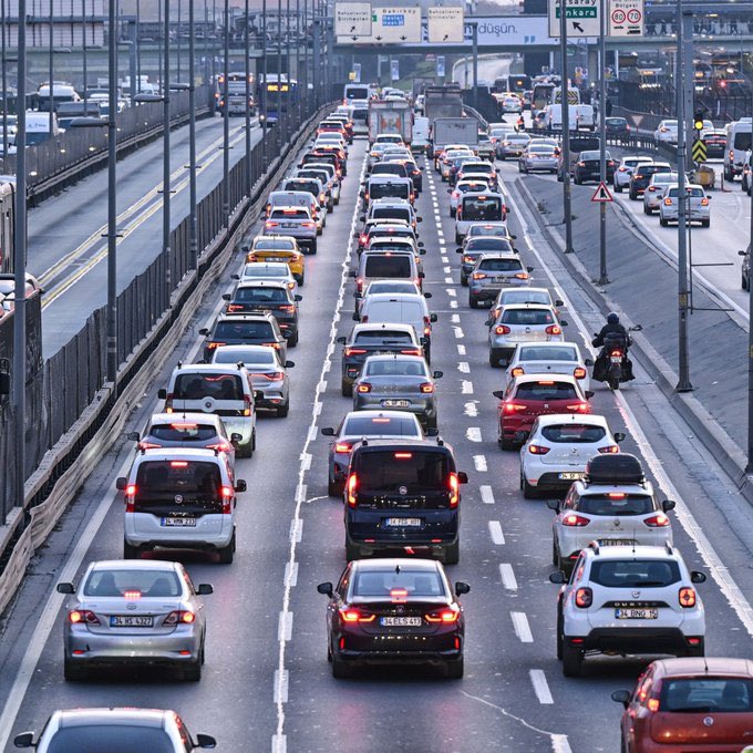 Araçlarda ÖTV değişikliğini içeren teklif Meclis'te kabul edildi.

💢 ÖTV oranları %80 ila %220 arasında değişecek.

💢 2002 yılında otomobil satışlarında %27 ila %50 arasında olan ÖTV oranı, günümüzde %80 ila %220 arasında uygulanacak.