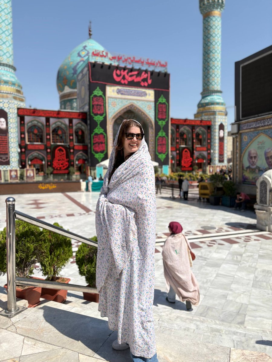 Shahin_Mobram's tweet image. 🔻بازدید خبرنگاران امریکایی از امامزاده صالح😂