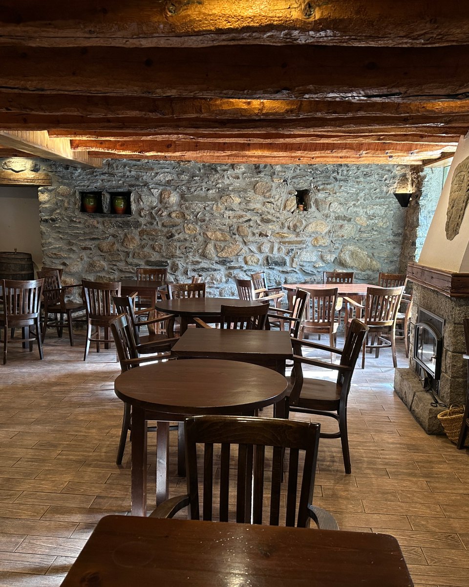 ¿Te apetece escaparte a la montaña pero no sabes dónde ir? 📍 Aquí tienes nuestra recomendación ➡️ w.esquiades.com/DescubrirParai…

En Cerler, el pueblo más alto del Pirineo Aragonés, encontrarás el Hotel Casa Cornel 3*, cuidado al detalle ✨

Como sabes, nuestros Esquiades Selection
