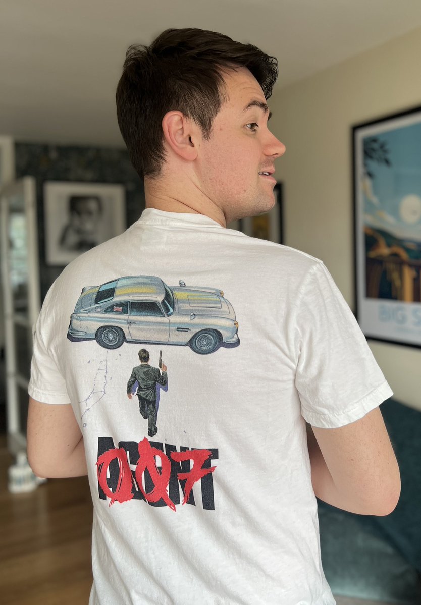 calvindyson's tweet image. Not @heavyspoilers coming up with a perfect t shirt for the specific cross section of fans of both James Bond AND animation (of which I am of course one). Anime 007 when please Amazon?