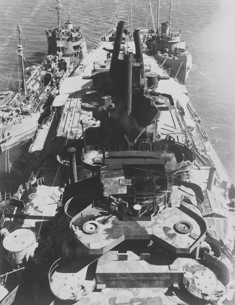 DramaWarship's tweet image. Date: October 12, 1945. Location: The Tokyo Bay off Yokosuka 横須賀市, Japan. Event: Surrendered on August 30, battleship Nagato 長門 of the former Imperial Japanese Navy is waiting for her ultimate fate. Note gasoline tanker Waupaka on the left and rescue ocean tug ATR-35 in…