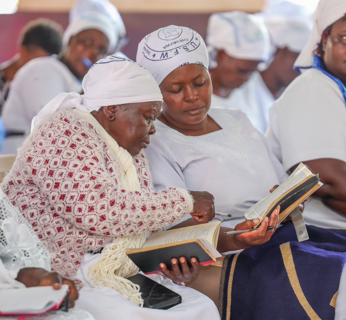 HonWetangula's tweet image. I joined congregants at Chevaywa Friends Church in Lugari Constituency, Kakamega County, for a blessed Sunday service.
Later, I commisioned a new bus purchased by President H.E Dr William Ruto for the church's women organisation, the USFW.
I am accompanied by Busia County MP,…