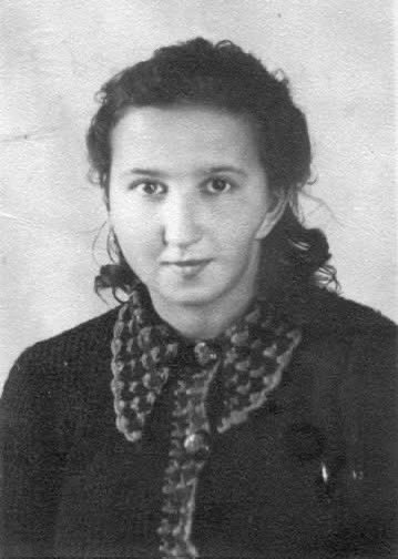 MichalCichy's tweet image. 🕯️ 79. rocznica aresztowania Inki
20 lipca 1946 roku w Gdańsku została aresztowana Danuta Siedzikówna „Inka” — zaledwie 17-letnia sanitariuszka Armii Krajowej, która walczyła o wolną Polskę.
Pomimo brutalnego śledztwa nie wydała swoich towarzyszy broni. W sierpniu 1946 roku…