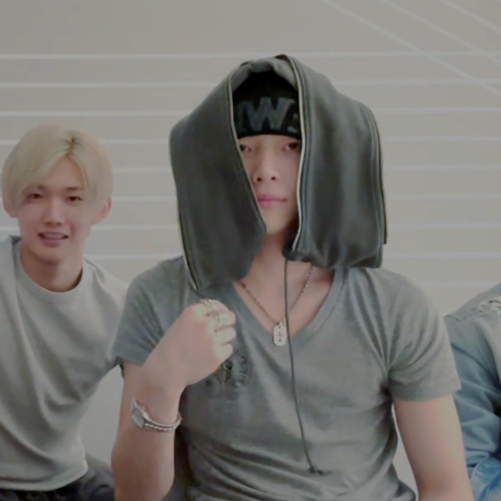 yisyangwang's tweet image. Hi, guys.