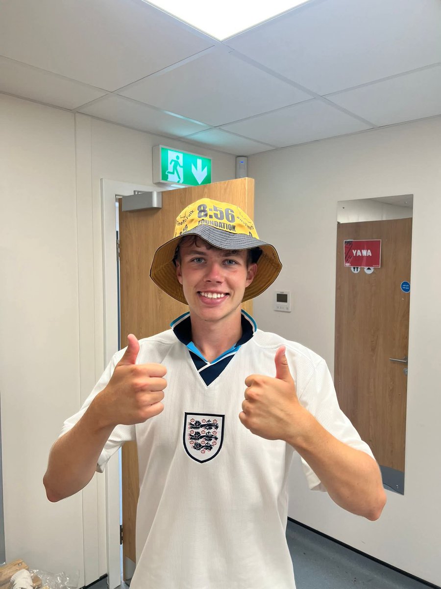 856Foundation's tweet image. Our Cricket #WearItGreen campaign has reached Devon!
Huge thanks to @whitwayfarer for helping to raise awareness and support for men's mental health
We need to keep spreading awareness #BeyondTheBoundary to help keep reducing the stigma and letting men know #ItsTimeToTalk